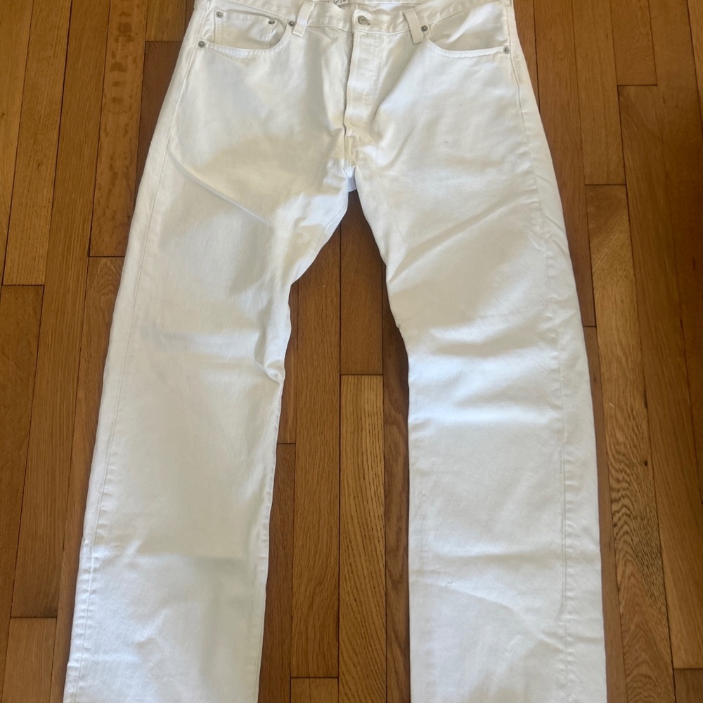 Vintage Levi’s 501 36x32 white